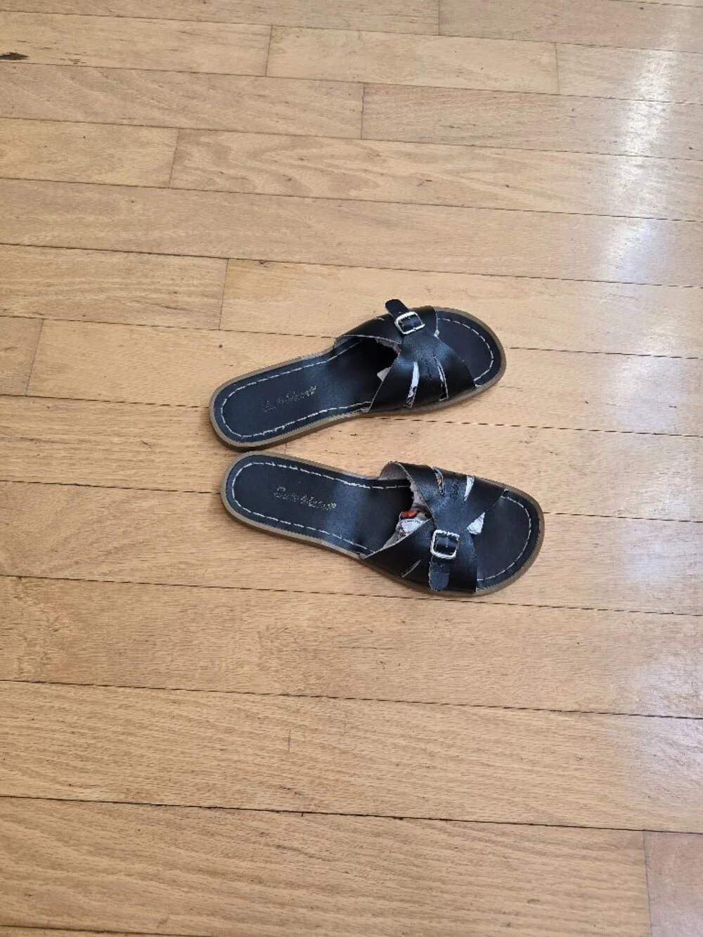 Salt Water by Hoy Shoes | Classic black leather minimalist slide sandals | WMS 7